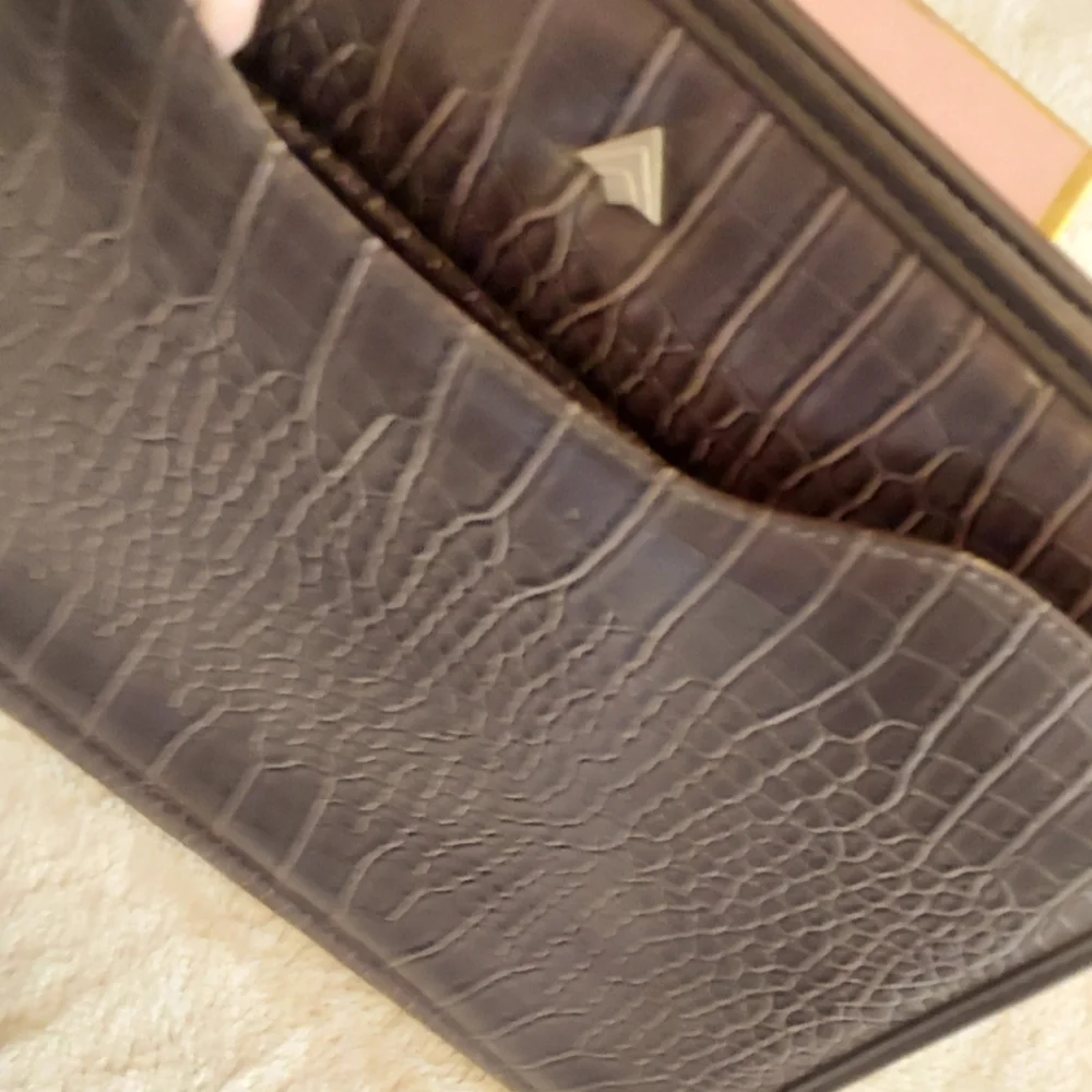 🌺 Near New Brown Leather (Croc) Attaché /Portfolio